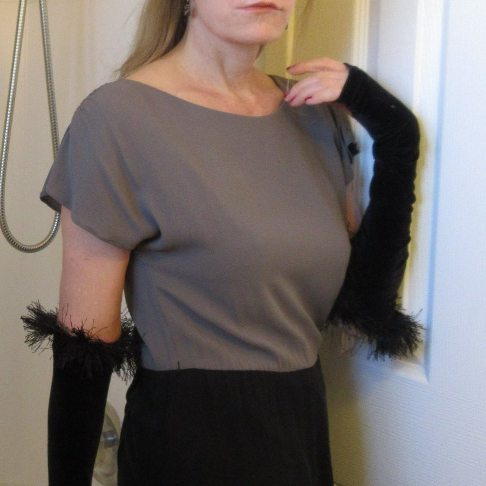 Alice & Olivia Chic Grey / Black Light Rayon / Silk Dress, Size 6 - 8, 10